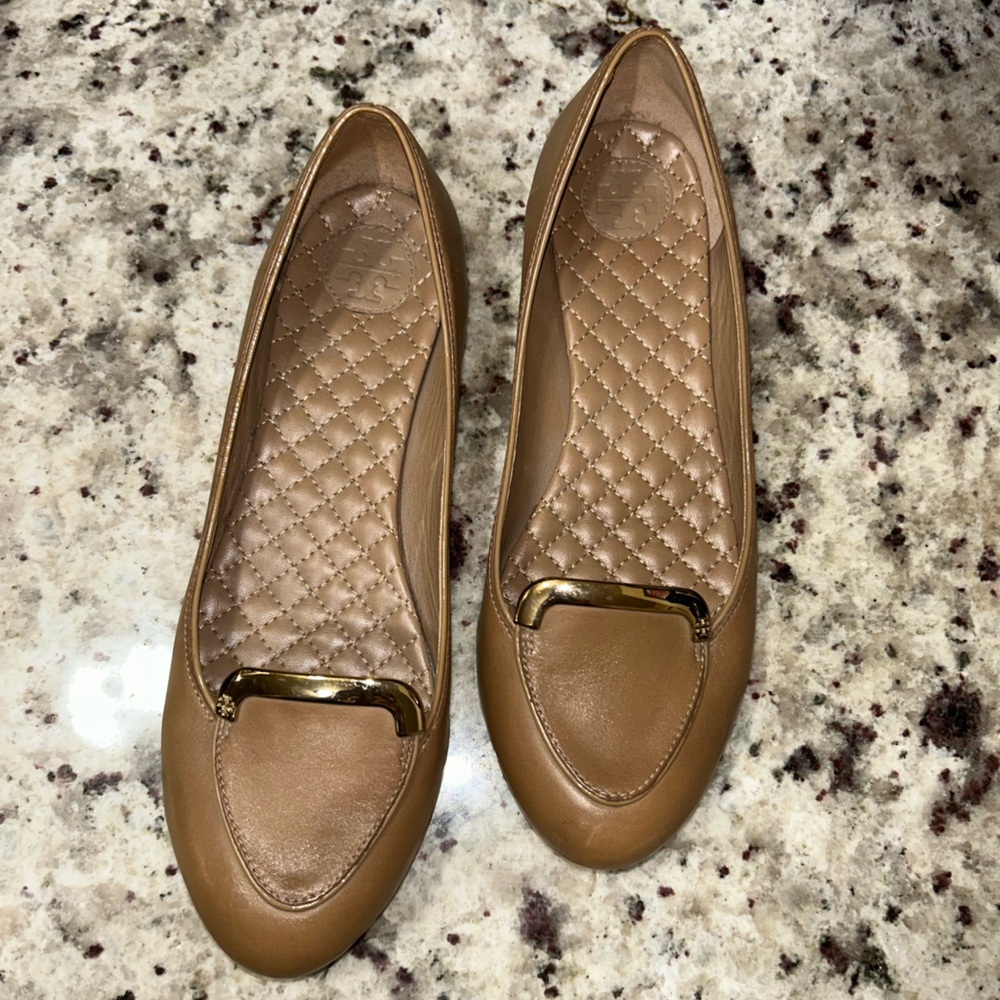 Tory Burch Tan Leather Quilted Insole Loafers with Gold Accent